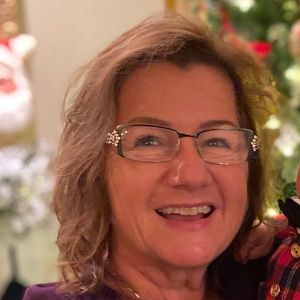 Meet your Posher, Elaine